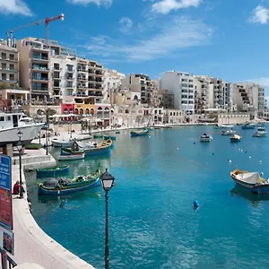  Apartment Comfy 2 Bedroom Flat In The Heart Of
